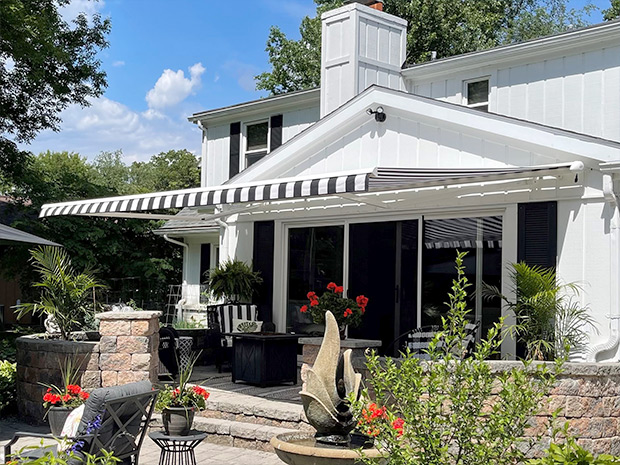 retractable awning