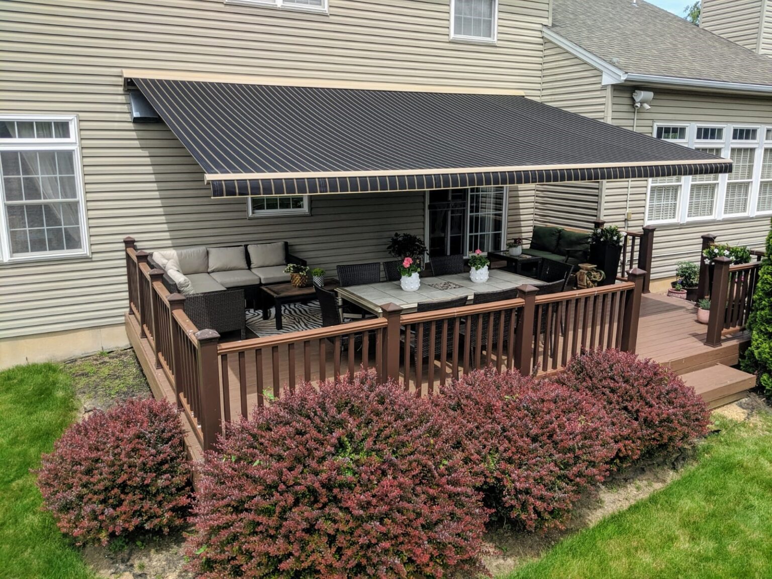 Hosting Outdoor Events With Retractable Awnings: Create The Perfect 